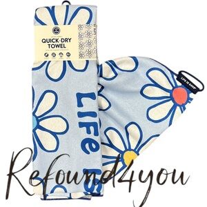 Life Is Good - ‘Blue Daisy’ Quick-Dry Towel. 72.5“ x 30“. NWT Firm! Last one!